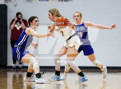 Thumbnail 1 in Wolfe City vs. Collinsville (UIL 2A Bi-District Playoff) photogallery.