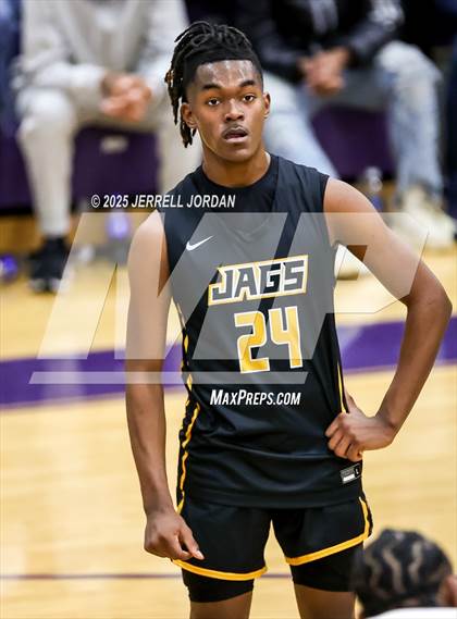 Thumbnail 3 in Reidsville vs Farmville Central (John Wall Holiday Invitational) photogallery.
