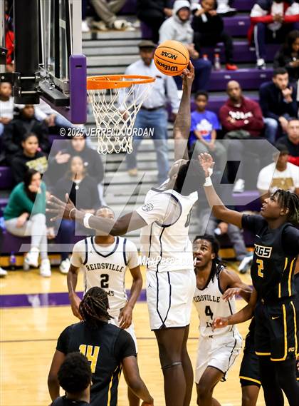 Thumbnail 3 in Reidsville vs Farmville Central (John Wall Holiday Invitational) photogallery.