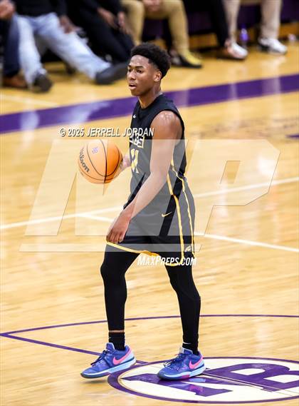 Thumbnail 3 in Reidsville vs Farmville Central (John Wall Holiday Invitational) photogallery.
