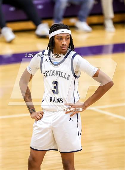 Thumbnail 3 in Reidsville vs Farmville Central (John Wall Holiday Invitational) photogallery.