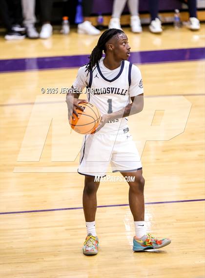 Thumbnail 2 in Reidsville vs Farmville Central (John Wall Holiday Invitational) photogallery.