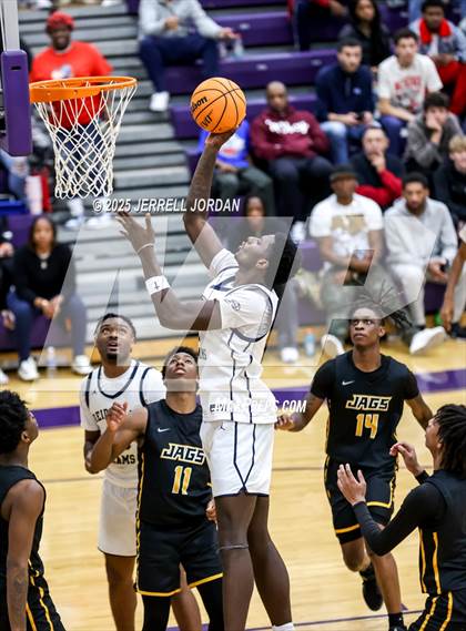 Thumbnail 3 in Reidsville vs Farmville Central (John Wall Holiday Invitational) photogallery.