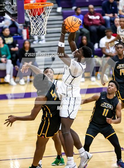 Thumbnail 1 in Reidsville vs Farmville Central (John Wall Holiday Invitational) photogallery.