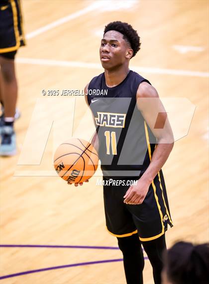 Thumbnail 2 in Reidsville vs Farmville Central (John Wall Holiday Invitational) photogallery.