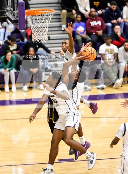 Thumbnail 3 in Reidsville vs Farmville Central (John Wall Holiday Invitational) photogallery.