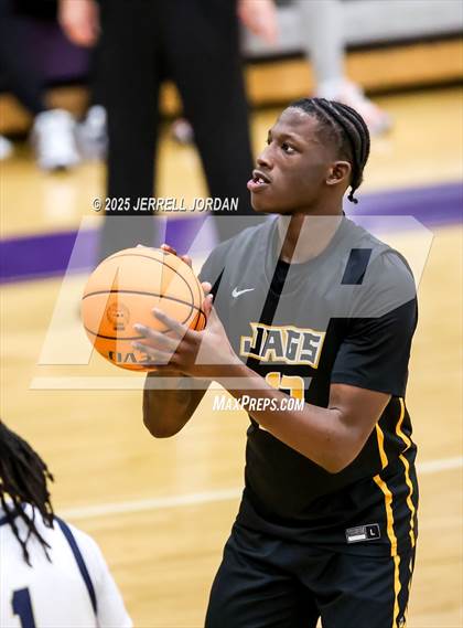 Thumbnail 2 in Reidsville vs Farmville Central (John Wall Holiday Invitational) photogallery.