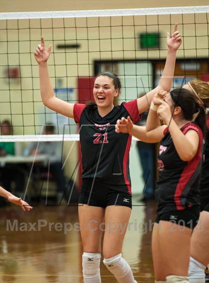 Thumbnail 3 in Cheshire vs. Staples (CIAC Class LL Final) photogallery.