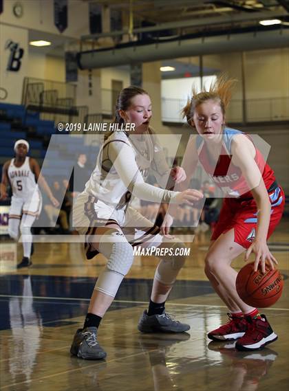 Thumbnail 3 in Irondale vs Detroit Lakes photogallery.