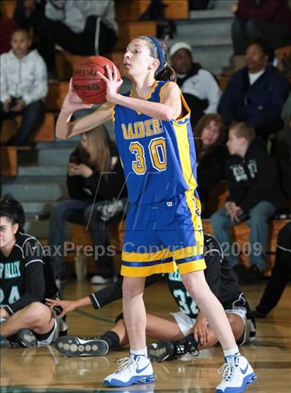 Thumbnail 3 in Carondelet vs. Reed (West Coast Jamboree) photogallery.