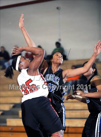 Thumbnail 2 in Florence vs. Decatur photogallery.