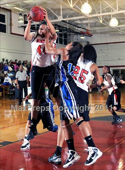 Thumbnail 1 in Florence vs. Decatur photogallery.