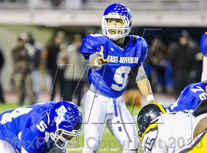 Thumbnail 3 in Neville vs East Jefferson (LHSAA Division 4A Semifinal) photogallery.
