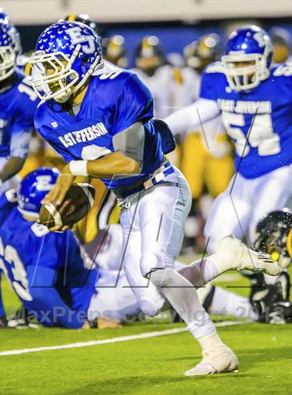 Thumbnail 2 in Neville vs East Jefferson (LHSAA Division 4A Semifinal) photogallery.