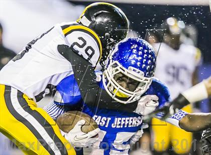 Thumbnail 3 in Neville vs East Jefferson (LHSAA Division 4A Semifinal) photogallery.