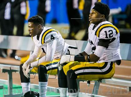 Thumbnail 2 in Neville vs East Jefferson (LHSAA Division 4A Semifinal) photogallery.