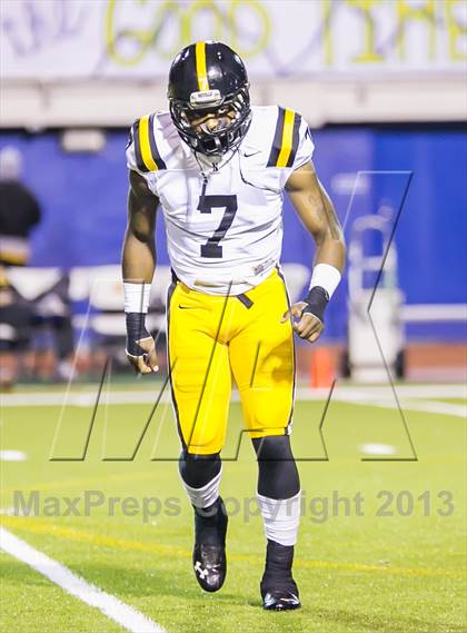 Thumbnail 2 in Neville vs East Jefferson (LHSAA Division 4A Semifinal) photogallery.