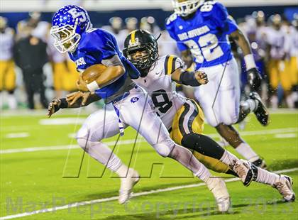 Thumbnail 2 in Neville vs East Jefferson (LHSAA Division 4A Semifinal) photogallery.