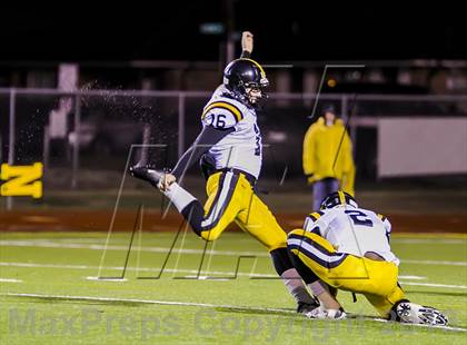 Thumbnail 1 in Neville vs East Jefferson (LHSAA Division 4A Semifinal) photogallery.
