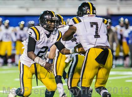 Thumbnail 1 in Neville vs East Jefferson (LHSAA Division 4A Semifinal) photogallery.