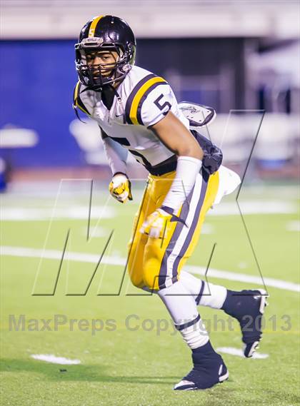 Thumbnail 2 in Neville vs East Jefferson (LHSAA Division 4A Semifinal) photogallery.