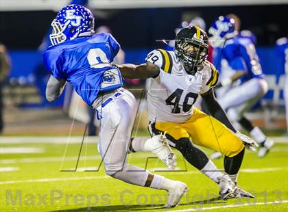 Thumbnail 2 in Neville vs East Jefferson (LHSAA Division 4A Semifinal) photogallery.