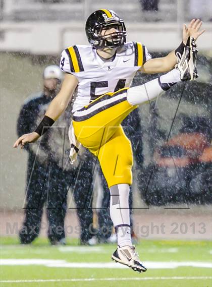 Thumbnail 1 in Neville vs East Jefferson (LHSAA Division 4A Semifinal) photogallery.