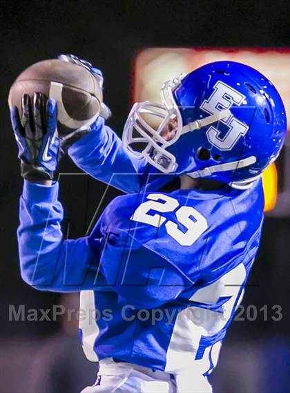 Thumbnail 2 in Neville vs East Jefferson (LHSAA Division 4A Semifinal) photogallery.