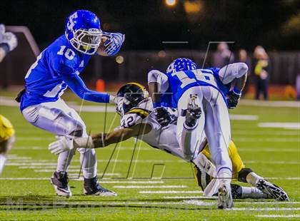 Thumbnail 1 in Neville vs East Jefferson (LHSAA Division 4A Semifinal) photogallery.