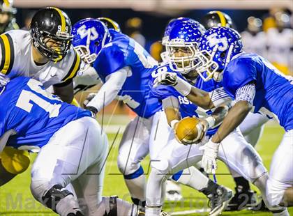 Thumbnail 3 in Neville vs East Jefferson (LHSAA Division 4A Semifinal) photogallery.