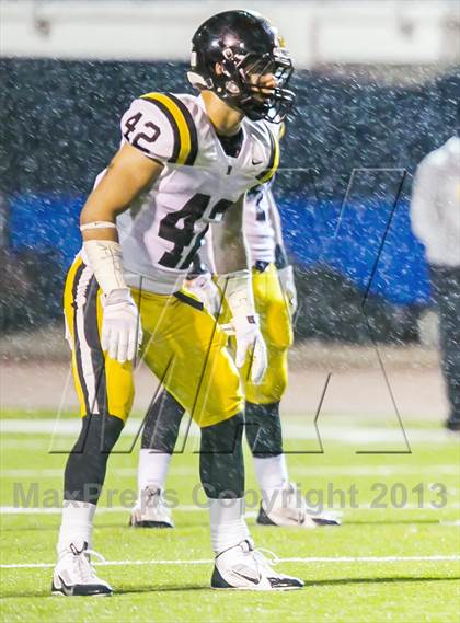 Thumbnail 2 in Neville vs East Jefferson (LHSAA Division 4A Semifinal) photogallery.