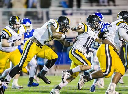 Thumbnail 2 in Neville vs East Jefferson (LHSAA Division 4A Semifinal) photogallery.