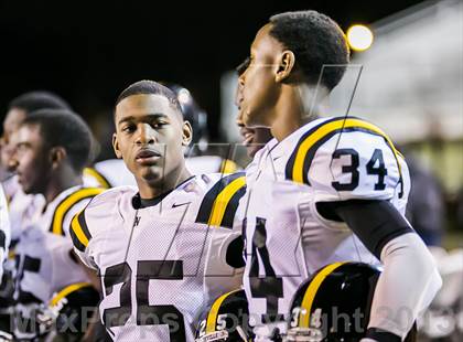 Thumbnail 2 in Neville vs East Jefferson (LHSAA Division 4A Semifinal) photogallery.