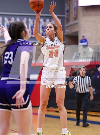 Thumbnail 2 in Wakeland vs. Anna (UIL 5A D2 Girls Basketball Area) photogallery.