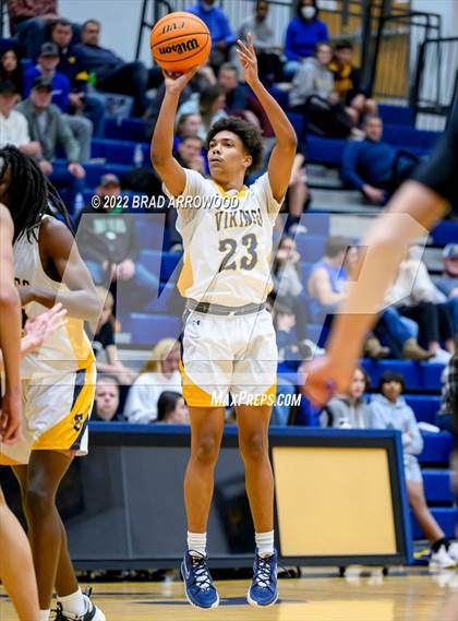 Thumbnail 3 in Lake Norman @ South Iredell photogallery.