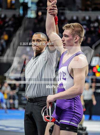 Thumbnail 2 in NYSPHSAA Division 2 State Championships (Round 2, 152 to 285) photogallery.
