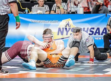 Thumbnail 2 in NYSPHSAA Division 2 State Championships (Round 2, 152 to 285) photogallery.