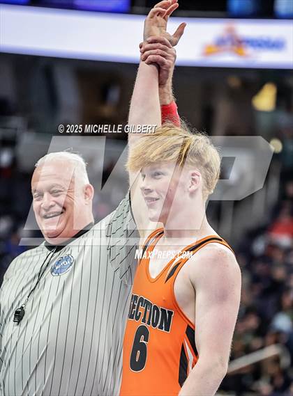 Thumbnail 3 in NYSPHSAA Division 2 State Championships (Round 2, 152 to 285) photogallery.