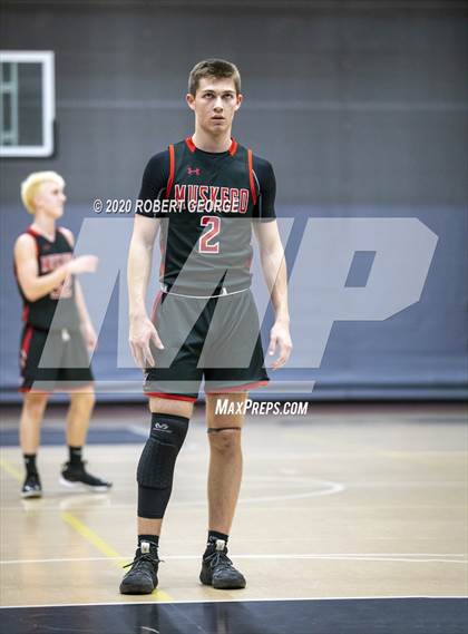 Thumbnail 3 in Kenosha Bradford vs. Muskego (WIAA D1 Round 2 Playoff)  photogallery.