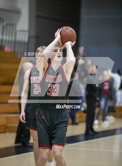 Thumbnail 1 in Kenosha Bradford vs. Muskego (WIAA D1 Round 2 Playoff)  photogallery.