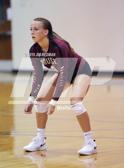 Thumbnail 2 in Rouse @ Leander photogallery.