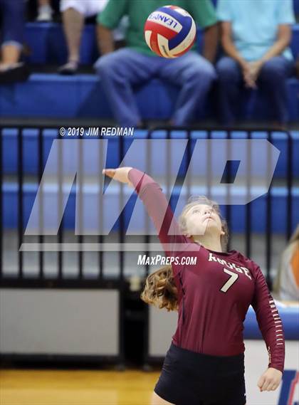 Thumbnail 2 in Rouse @ Leander photogallery.