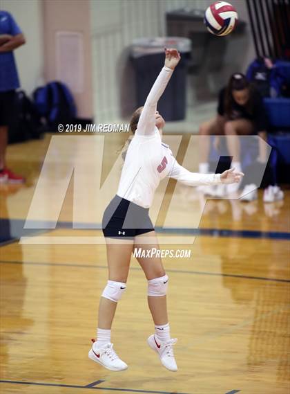 Thumbnail 3 in Rouse @ Leander photogallery.