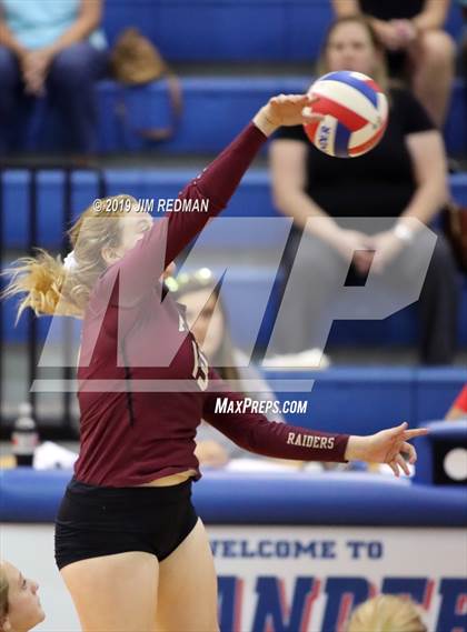 Thumbnail 3 in Rouse @ Leander photogallery.