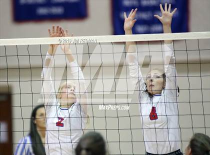 Thumbnail 1 in Rouse @ Leander photogallery.