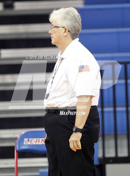 Thumbnail 1 in Rouse @ Leander photogallery.