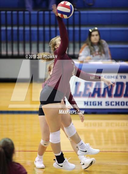 Thumbnail 2 in Rouse @ Leander photogallery.