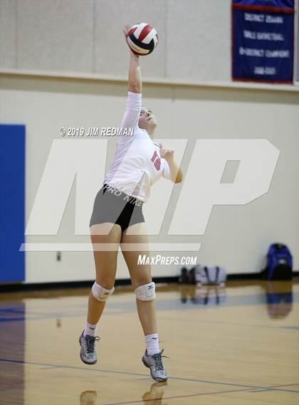 Thumbnail 1 in Rouse @ Leander photogallery.