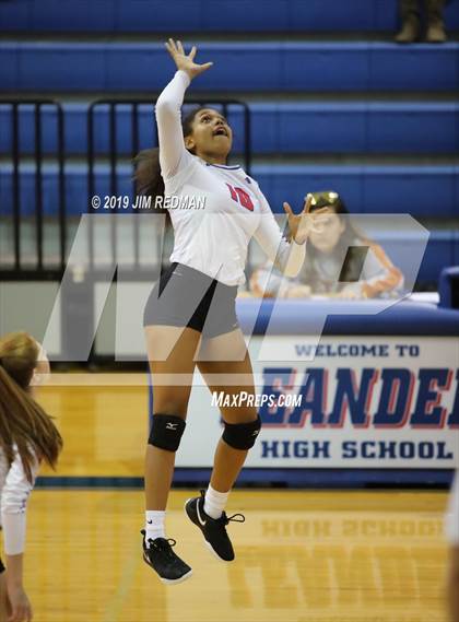 Thumbnail 3 in Rouse @ Leander photogallery.