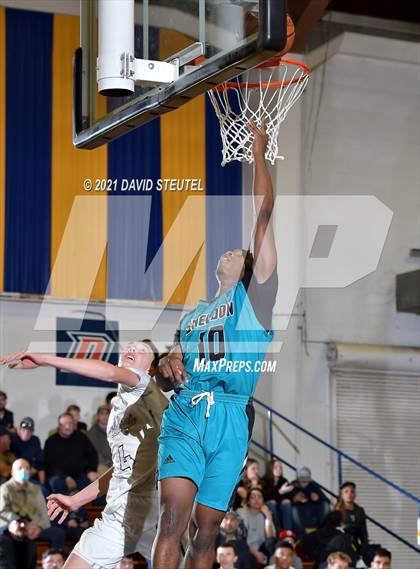 Thumbnail 2 in Sheldon vs. Gridley (Gridley Invitational) photogallery.
